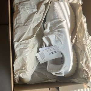 Brand new Yeezy cwhite size 8